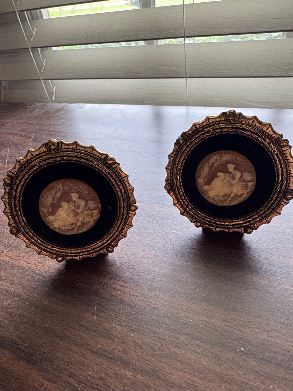 Pair of Cameo Creation Oval velvet